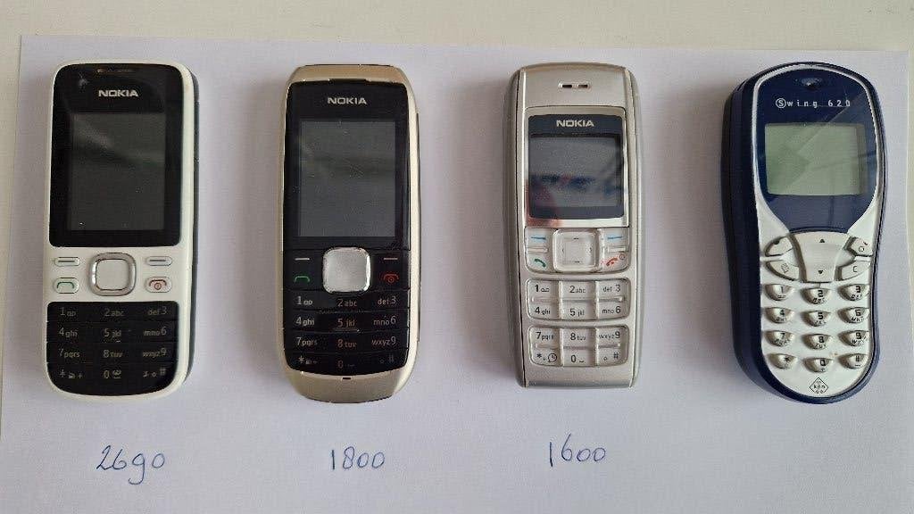 Retro&Vintage telefoons (Nokia/KPN Swing), Telecommunicatie, Gebruikt, Geen camera, Fysiek toetsenbord, Ophalen of Verzenden