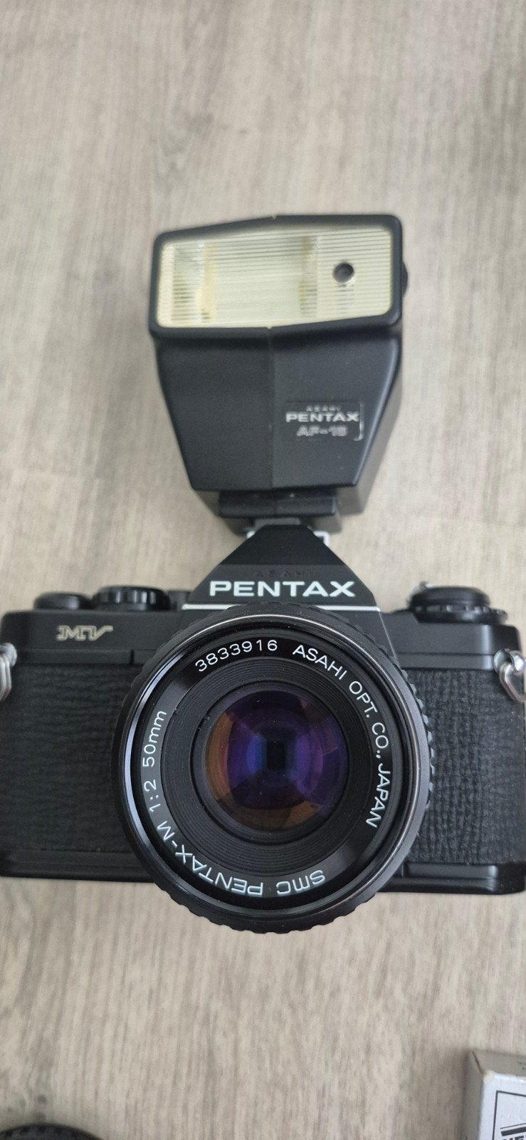 Pentax MV Spiegelreflexcamera met SMC Pentax-M 50mm f/2 lens, Audio, Tv en Foto, Fotocamera's Analoog, Ophalen of Verzenden, Zo goed als nieuw
