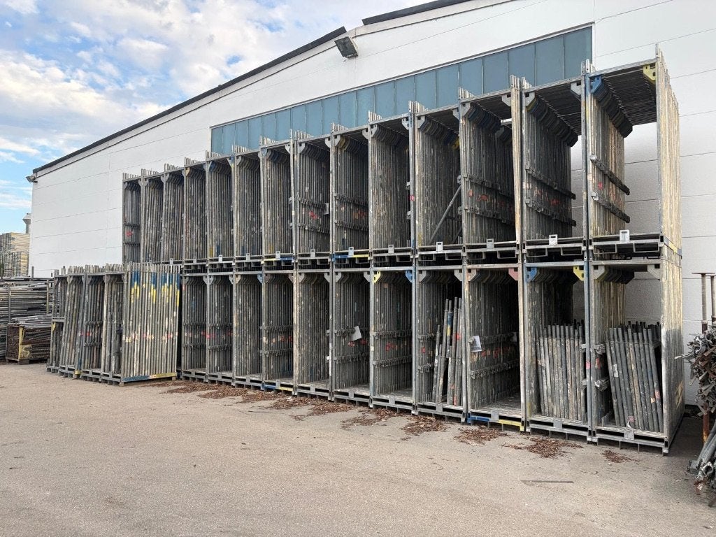Gebruikt Layher / MJ Steiger Materiaal – Allround & Blitz, Ophalen of Verzenden, Rolsteiger of Kamersteiger, 5 meter of hoger