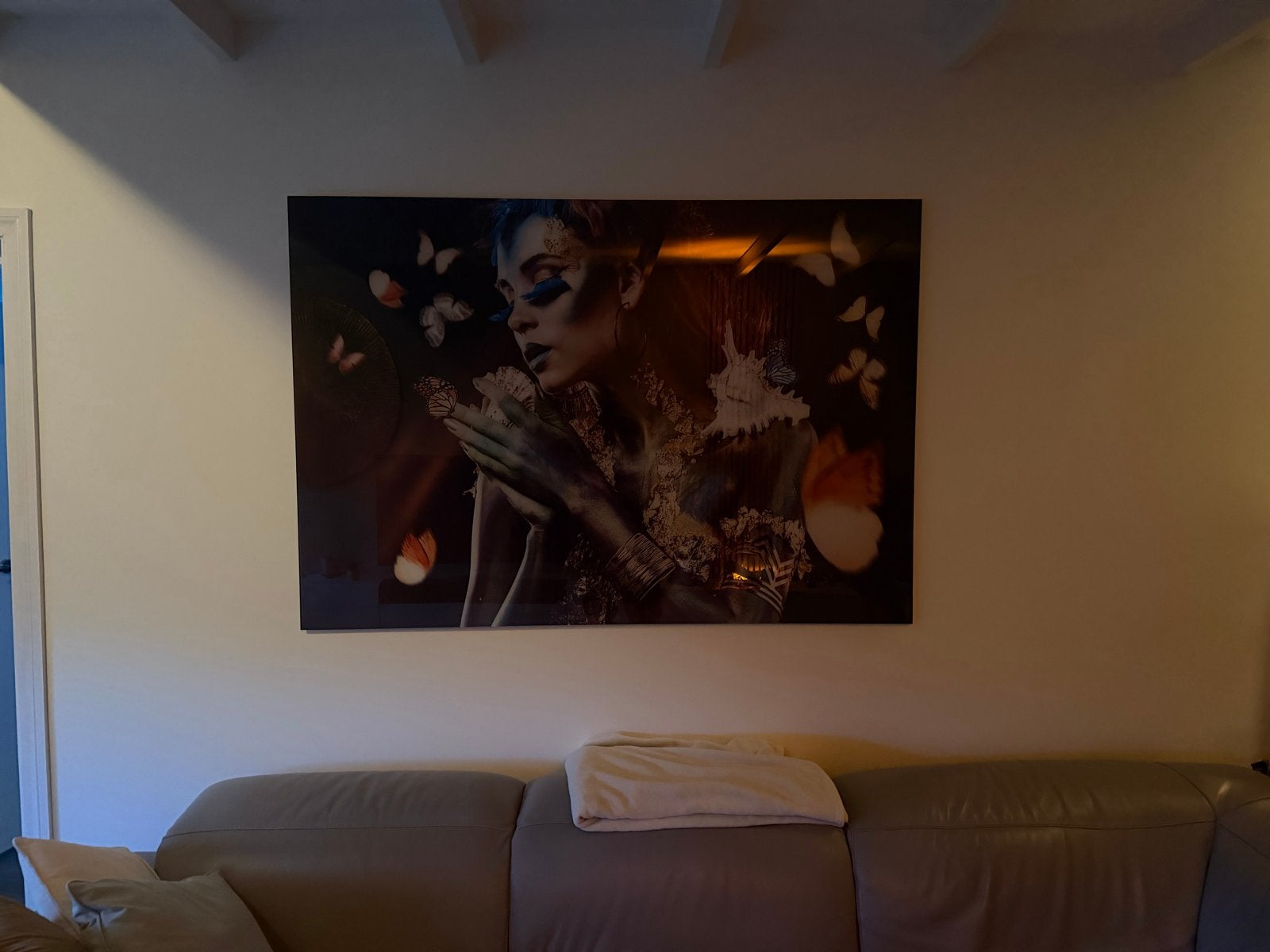 Prachtige wanddecoratie met vlinders en vrouw, 125 cm of meer, Ophalen of Verzenden, 75 – 100, Print