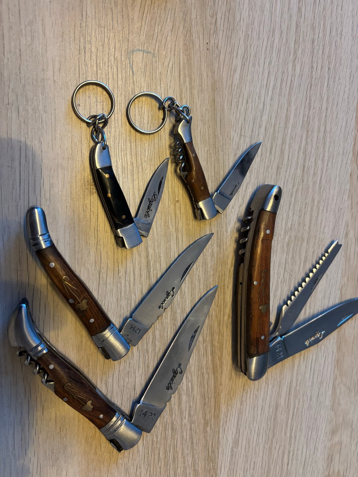 Laguiole zakmessen en sleutelhangers - Uit eigen verzameling, Verzenden, Gebruikt