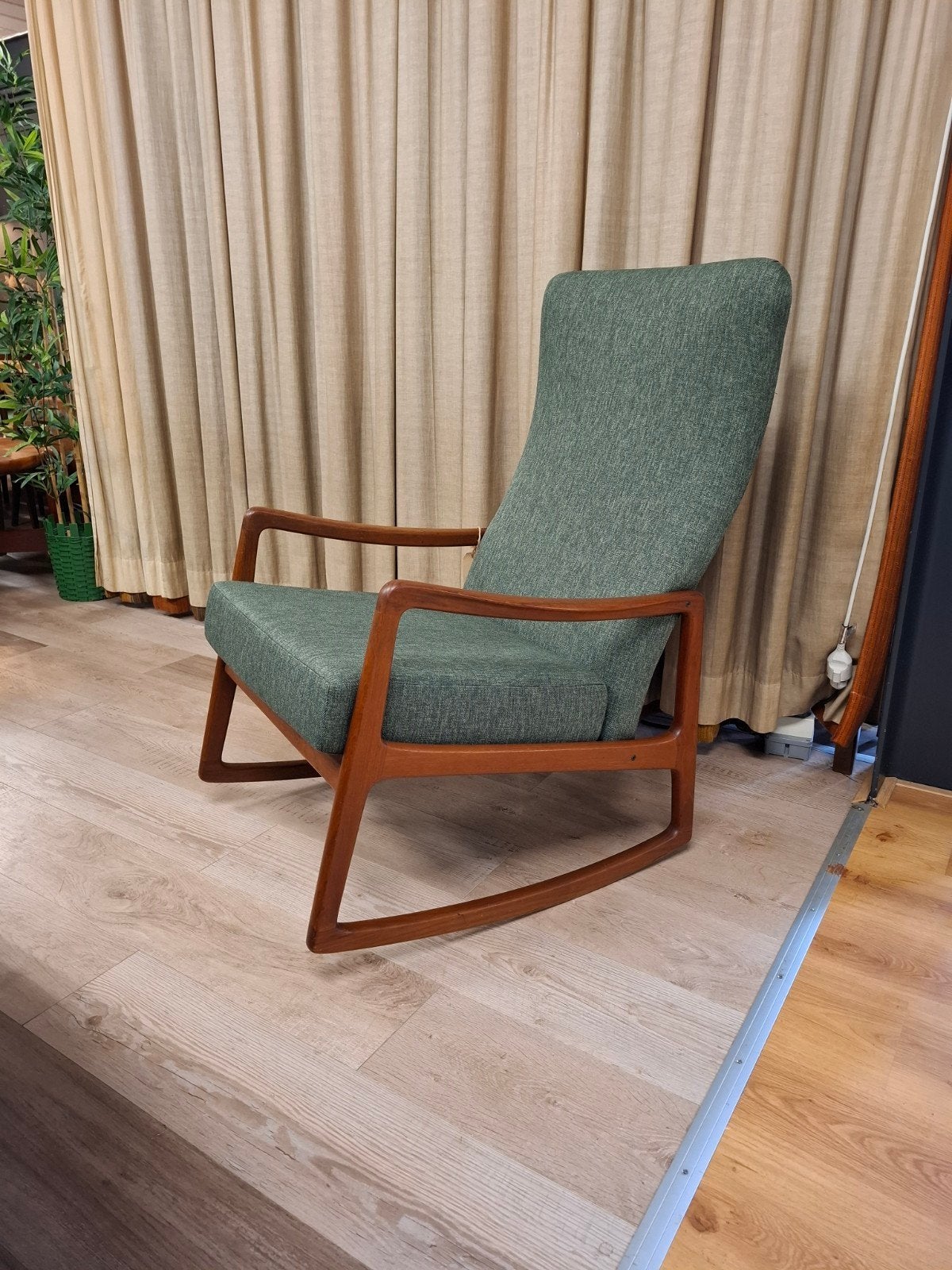 Vintage Ole Wanscher fauteuil France & Son mid century 

Vin, Huis en Inrichting, Ophalen, Hout, Ole wanscher, Vintage mid century design jaren 60 70