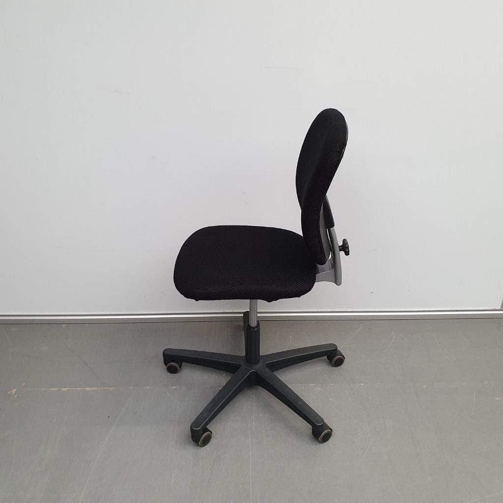 4x Ahrend 262 bureaustoel met nieuwe stof zwart, Ophalen of Verzenden, Ergonomisch, Gebruikt, Zwart