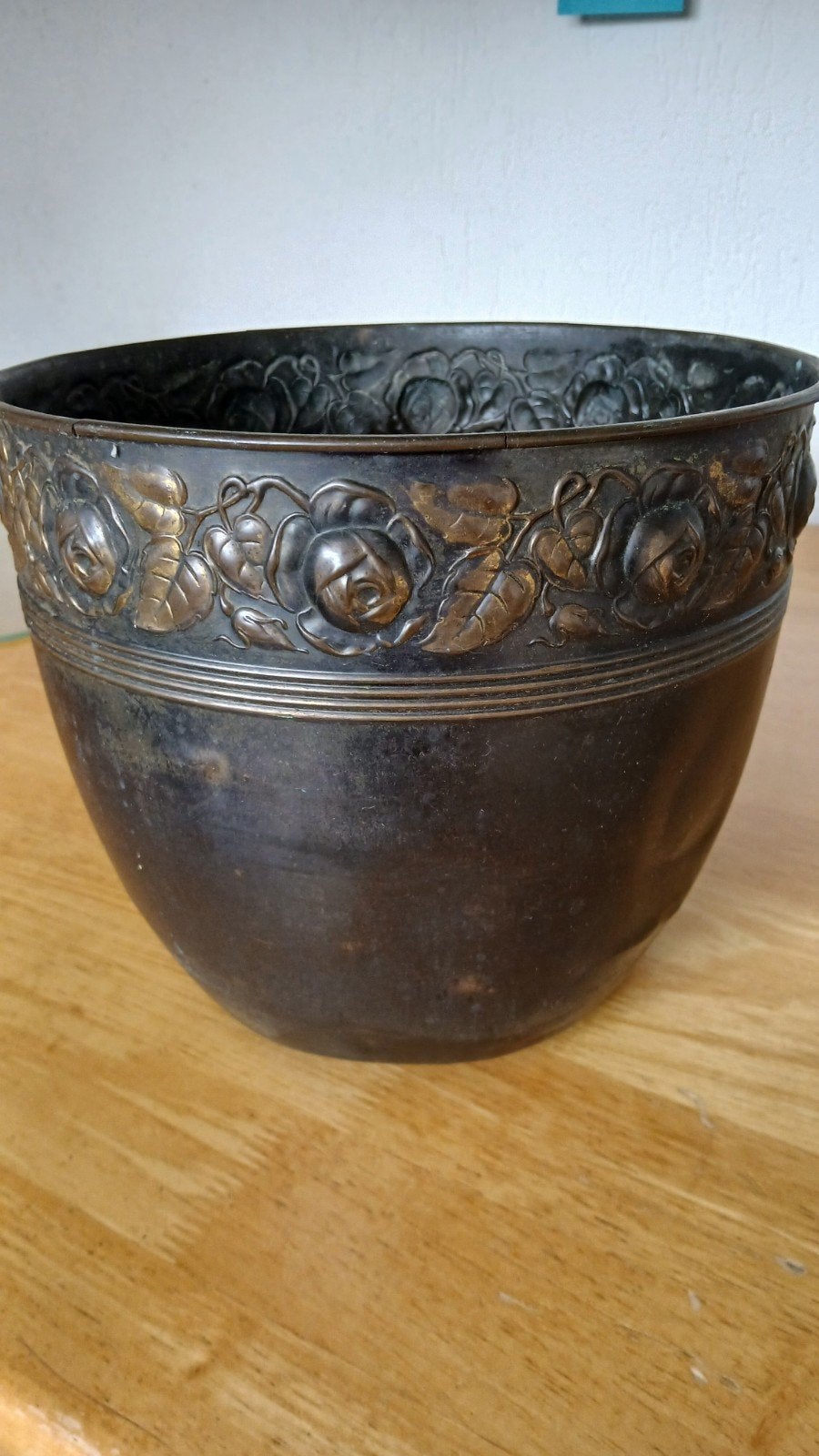 Antieke koperen bloempot met mooie sierrand, Antiek en Kunst, Ophalen, Koper