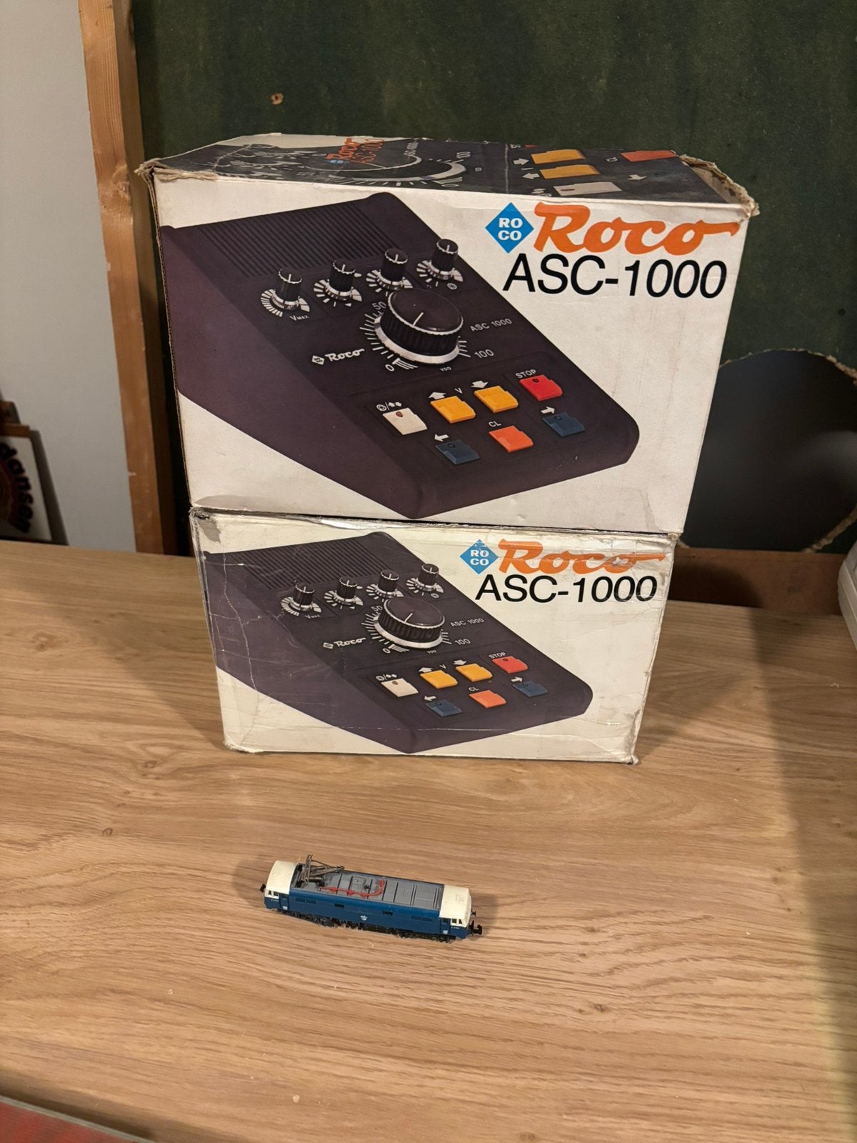 2x ROCO ASC 1000, Ophalen, Transformator of Voeding, Gelijkstroom of Wisselstroom, Zo goed als nieuw