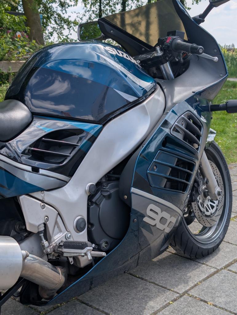 Super nette en volledig onderhouden Suzuki RF900R, Motoren, Particulier