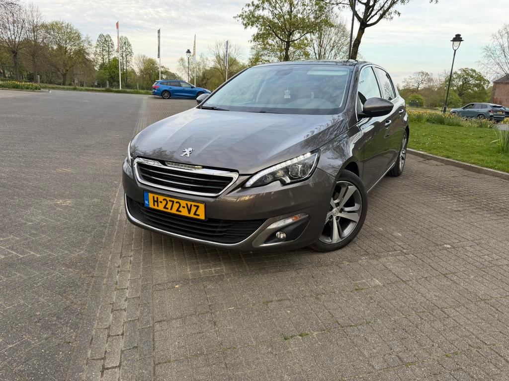 Peugeot 308 1.2E-THP 96/130 5-D AUT 2014 Bruin, Auto's, Peugeot, 1199 cc, Bruin, 610 kg, 49 €/maand