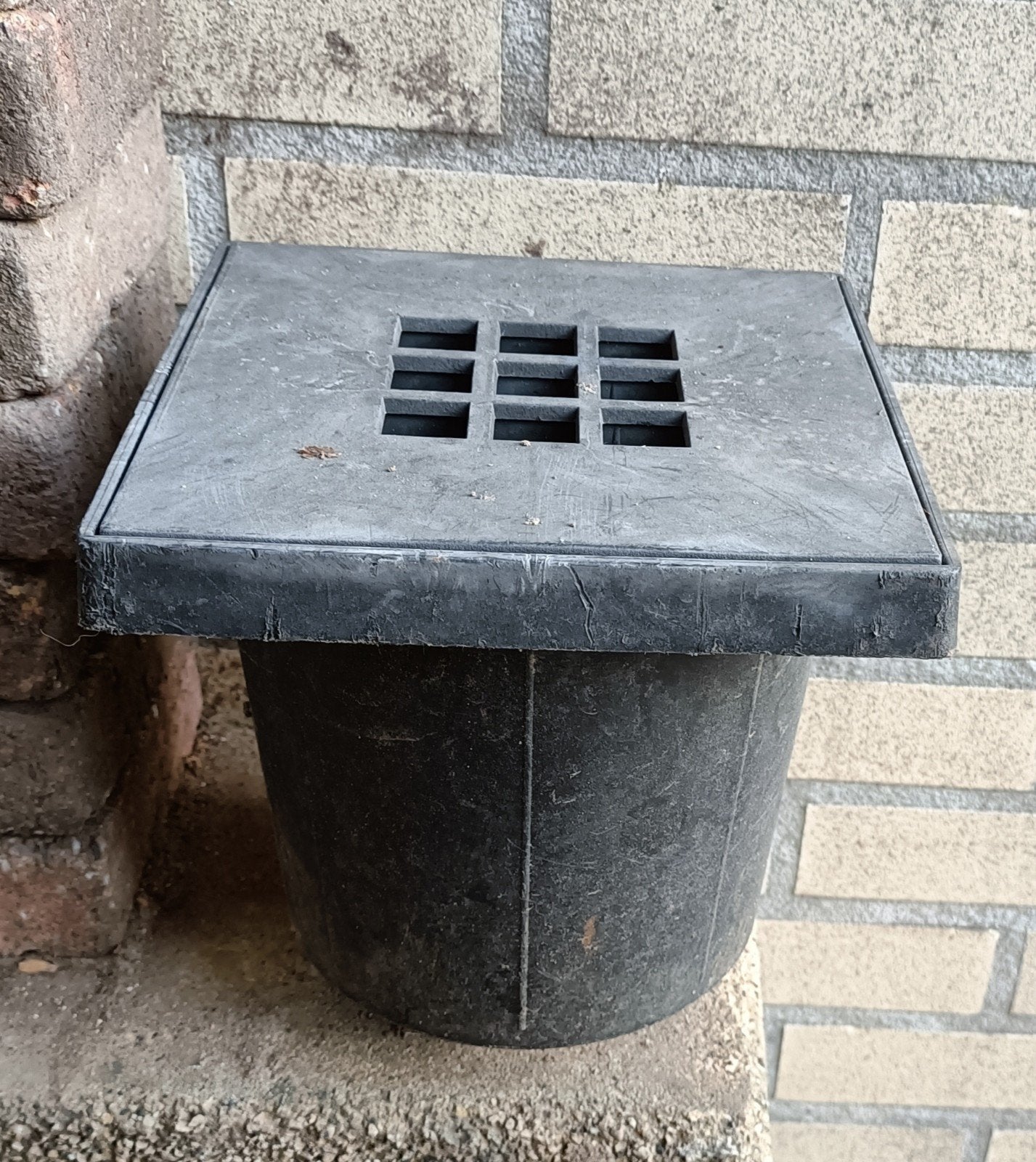 Gebruikte afvoerput met rooster, Ophalen, Afvoer, Gebruikt, Pvc