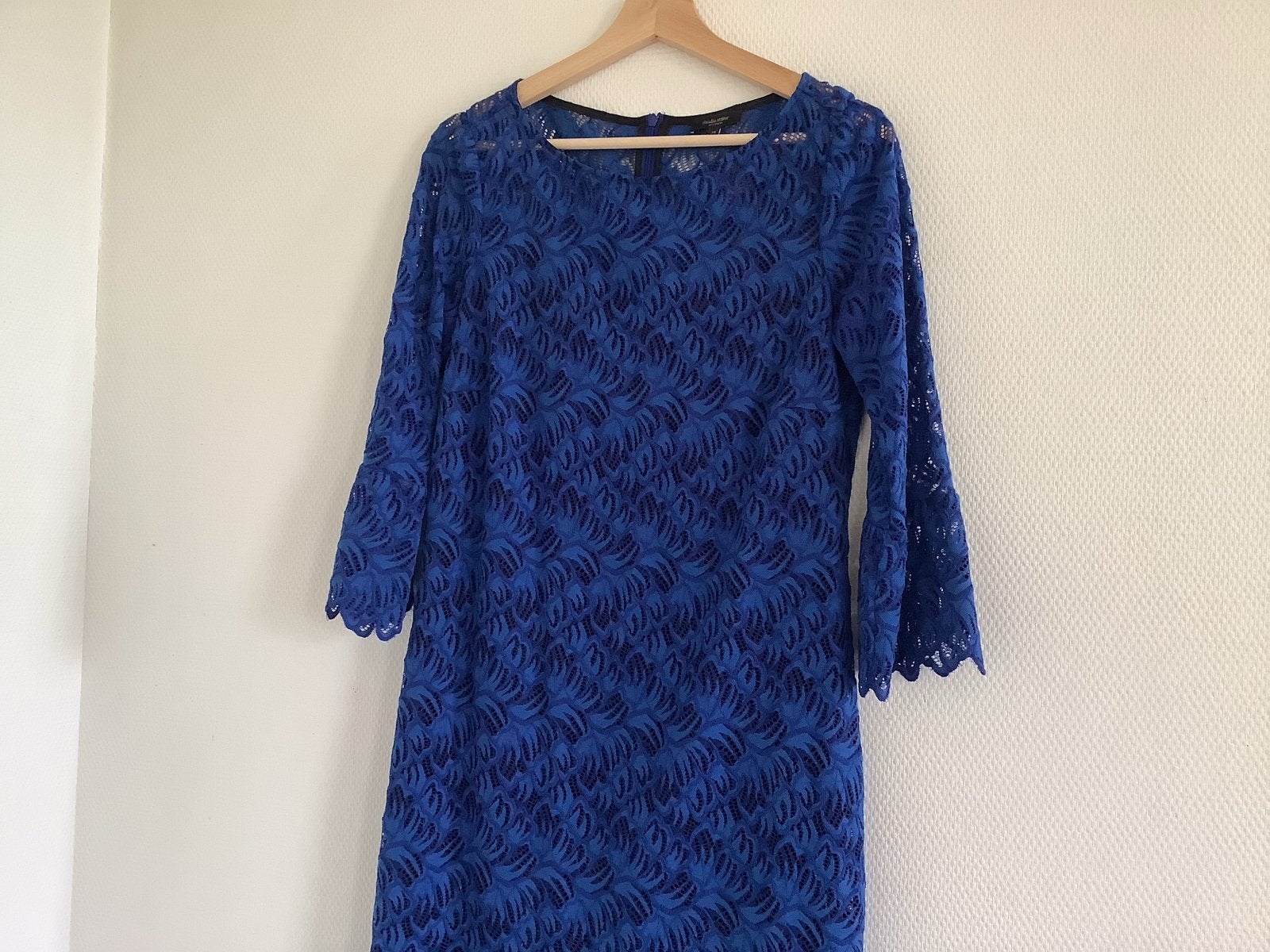 Prachtige blauwe kanten jurk - Claudia Sträter, Kleding | Dames, Jurken, Maat 38/40 (M), Blauw, Ophalen of Verzenden, Zo goed als nieuw