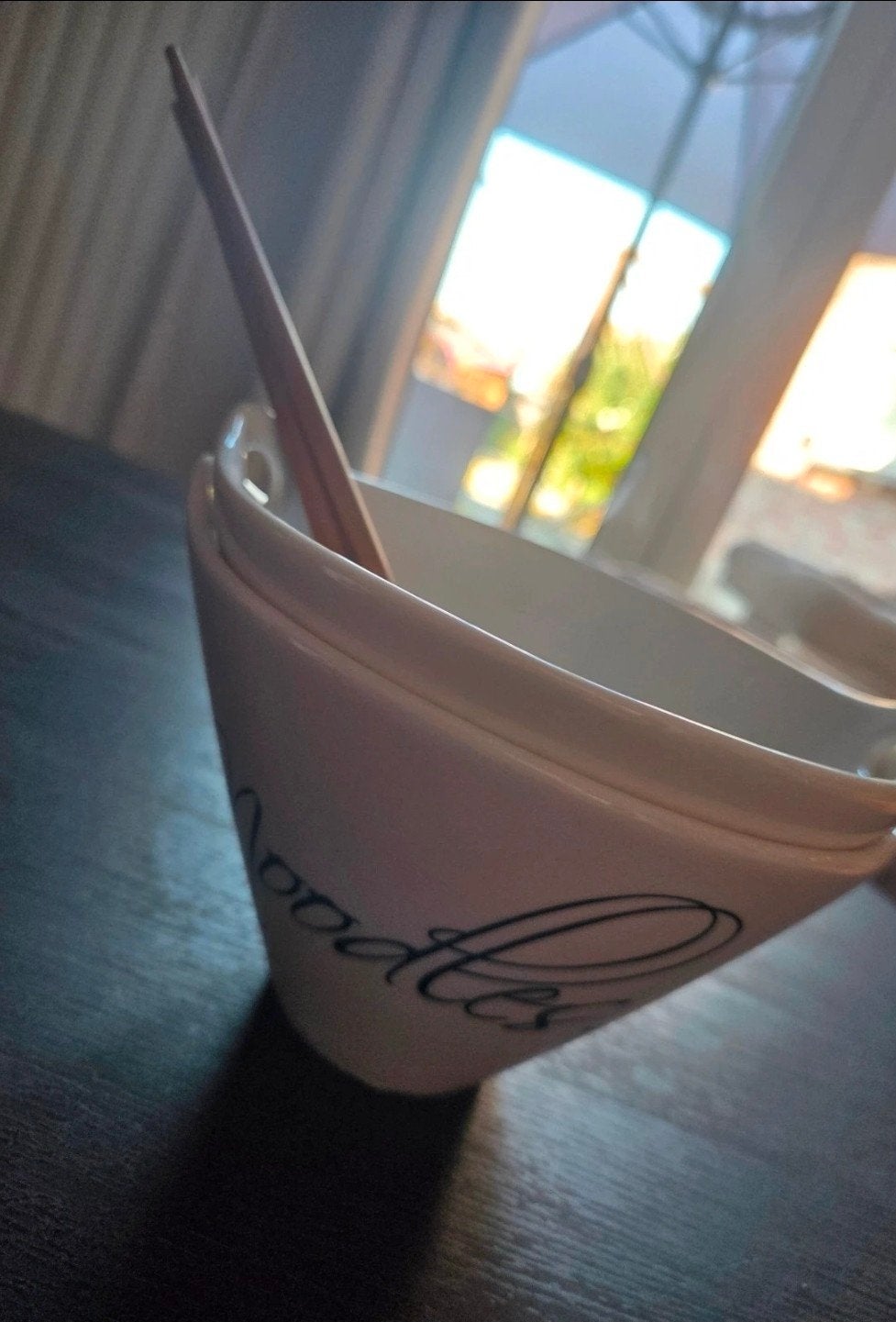 Riviera Maison Noodle Bowl met Eetstokjes, Overige merken, Keramiek, Ophalen of Verzenden, Zo goed als nieuw