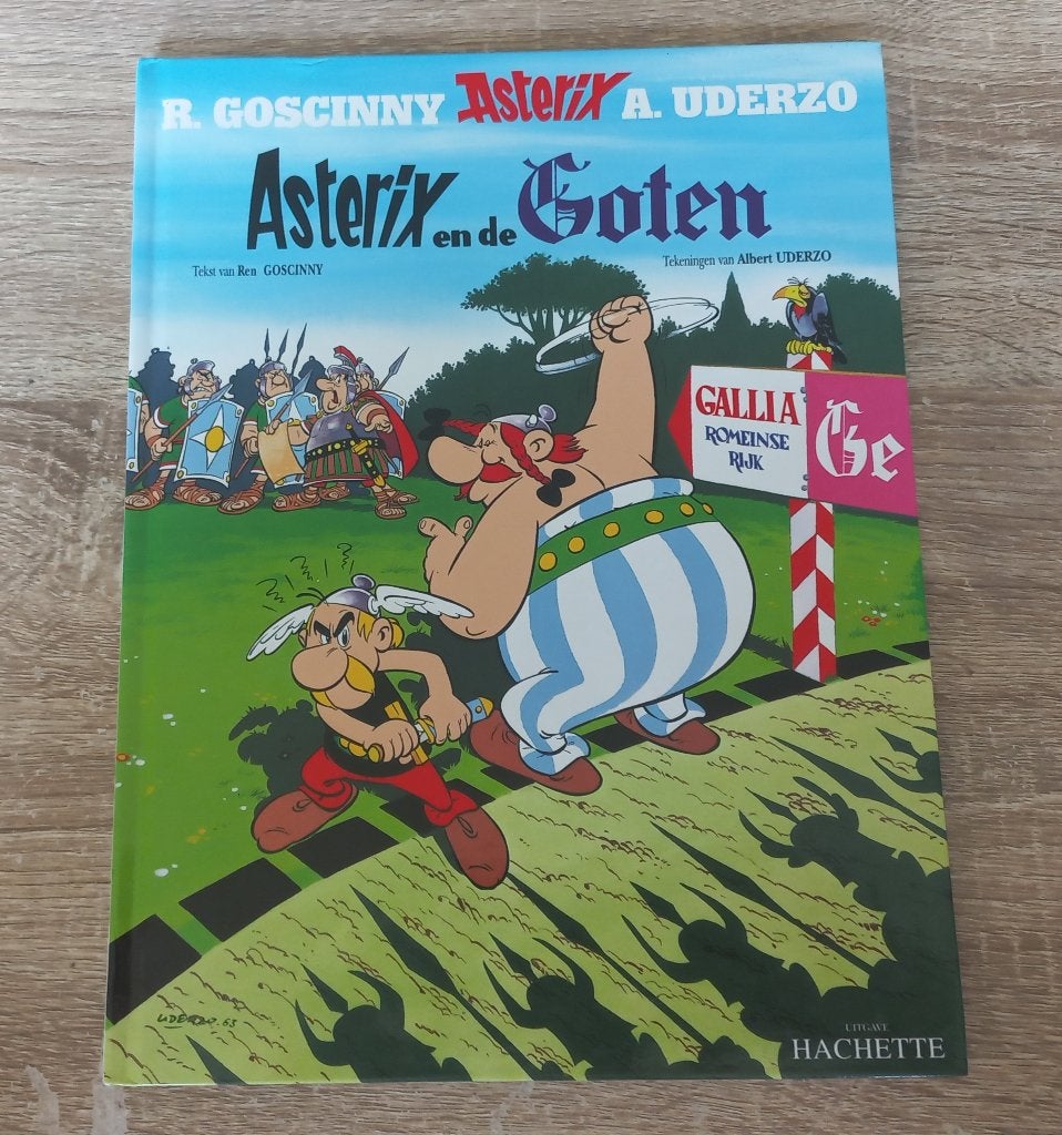 Asterix en de Goten (hardcover 2002 misdruk), Eén stripboek, Ophalen of Verzenden, Zo goed als nieuw, Goscinny & Uderzo