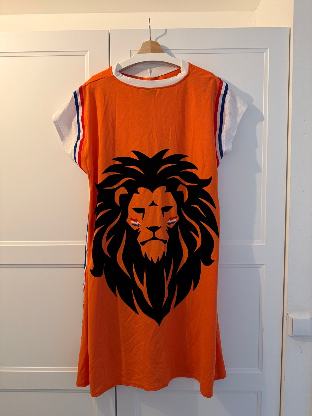 Oranje Leeuw Cape - EK/WK Voetbal, Ophalen of Verzenden, Gedragen, Maat 38/40 (M), Carnaval