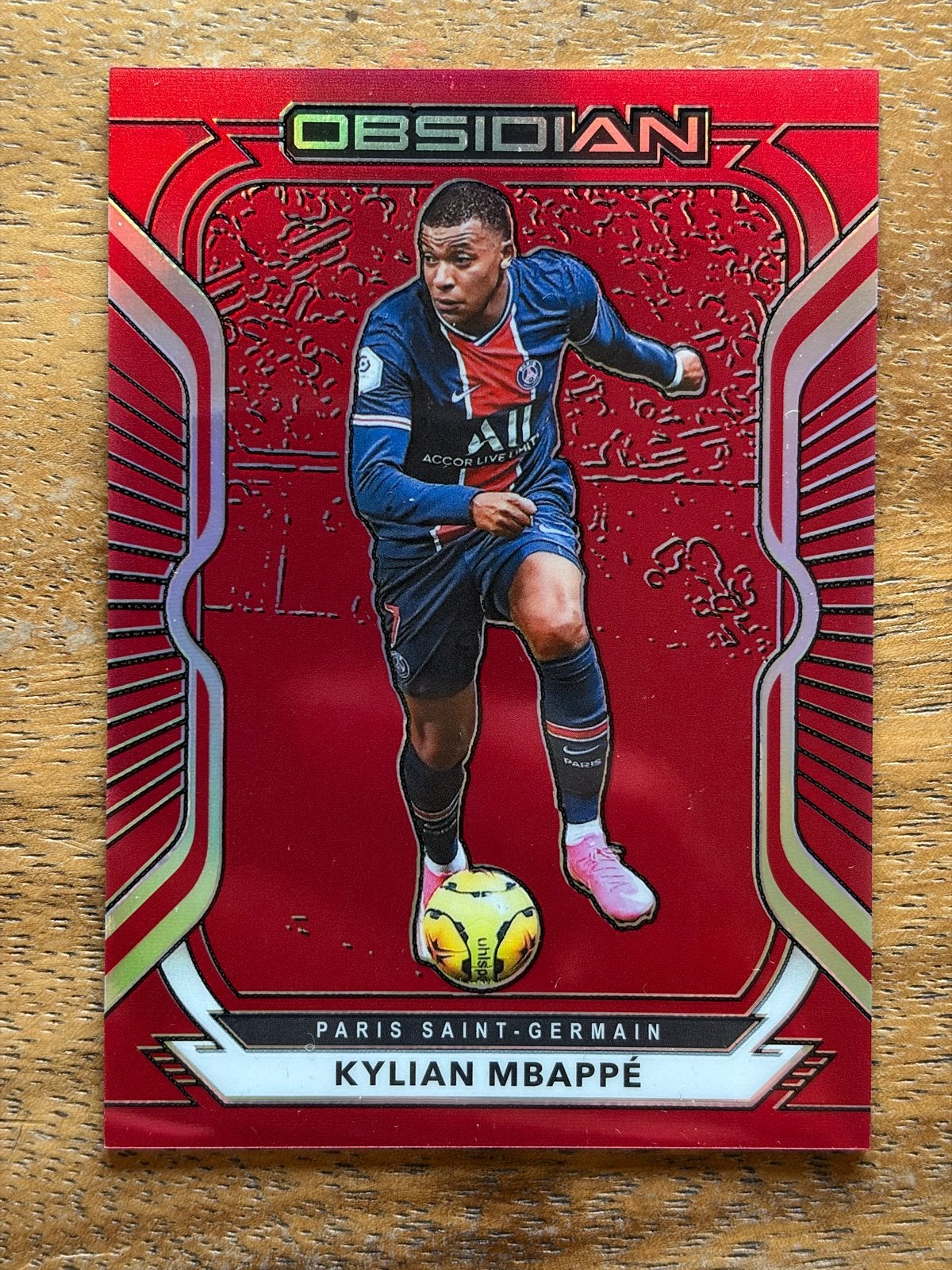 Kylian Mbappé Panini Obsidian Red Flood Soccer Kaart 02/28, Verzamelen, Ophalen of Verzenden, Zo goed als nieuw, Buitenlandse clubs