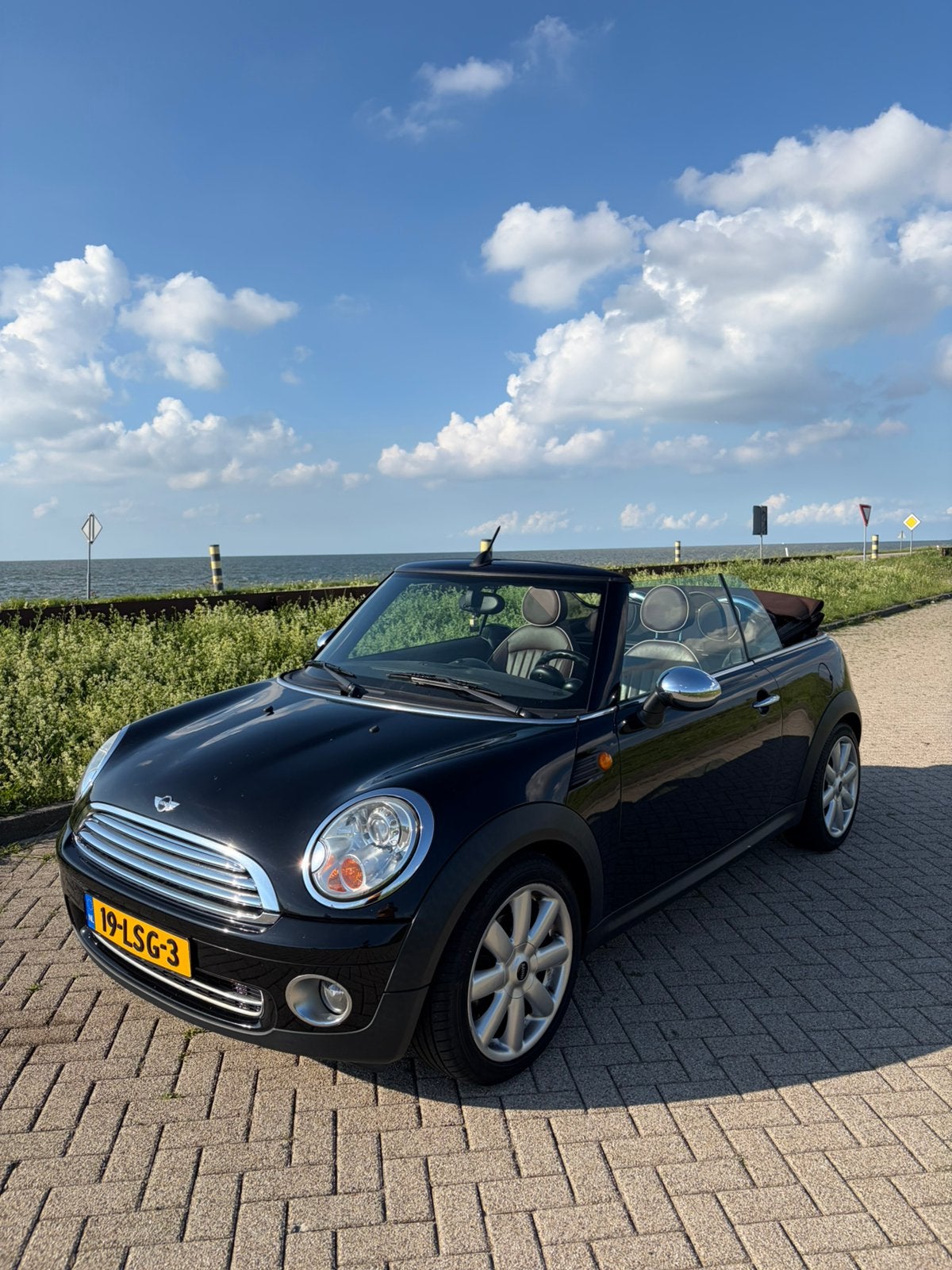 MINI Cooper Cabrio 1.6 2010 | Stoelverw. | APK Maart 2027, Auto's, Mini, USB, 4 cilinders, Cabriolet, 4 stoelen