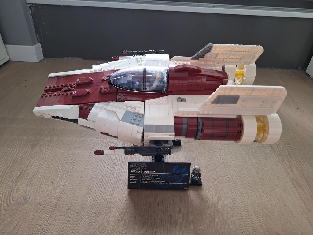 LEGO Star Wars UCS A-wing starfighter (75275), Ophalen, Zo goed als nieuw, Actiefiguurtje