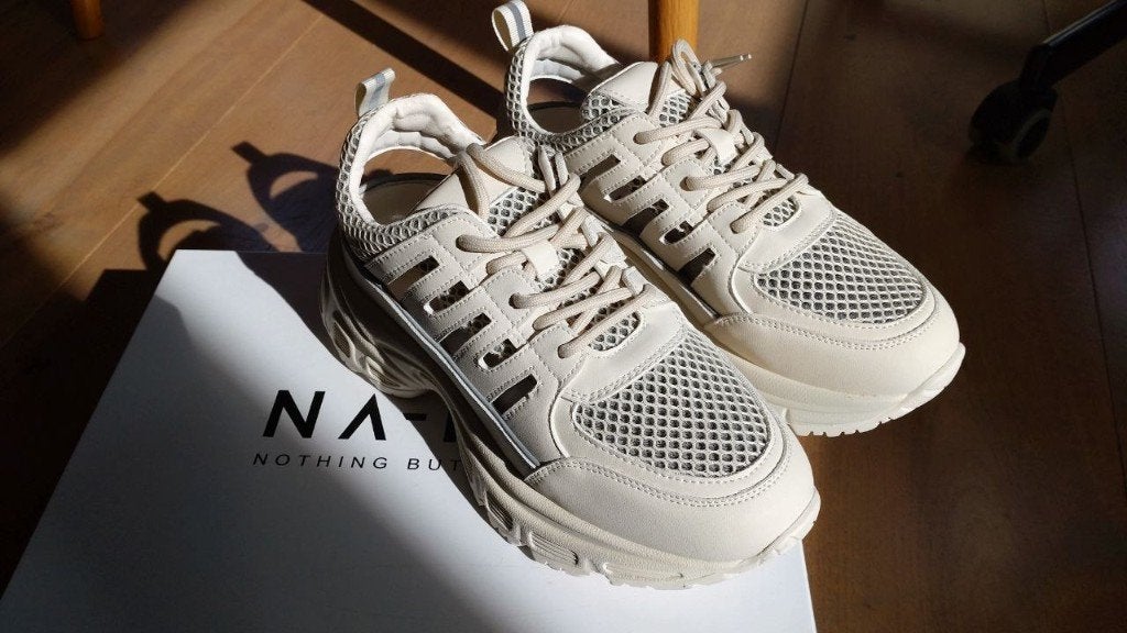 NA-KD cut-out sneakers, Kleding | Dames, Schoenen, NA-KD, Verzenden, Beige, Nieuw
