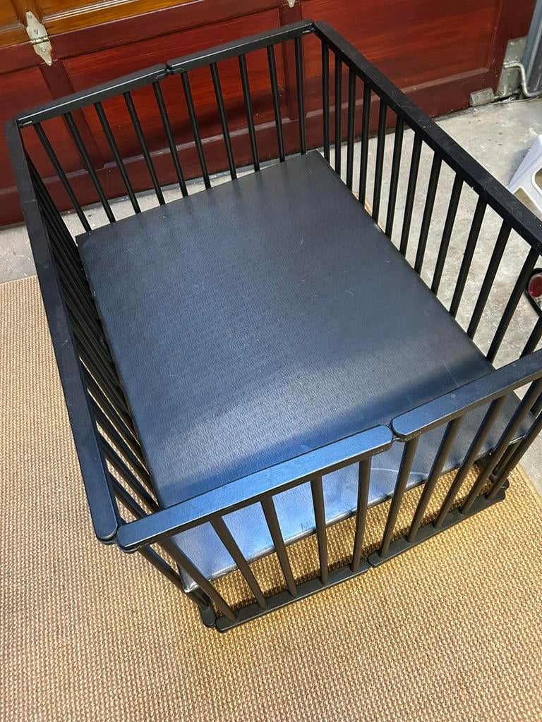 Zwarte box, Ophalen of Verzenden, Zo goed als nieuw, In hoogte verstelbaar