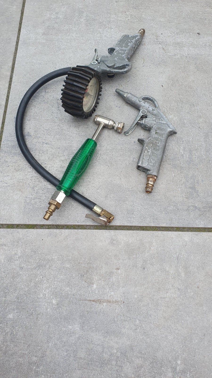 Compressor accessoires: bandenpomp en blaaspistolen, Ophalen of Verzenden, Zo goed als nieuw