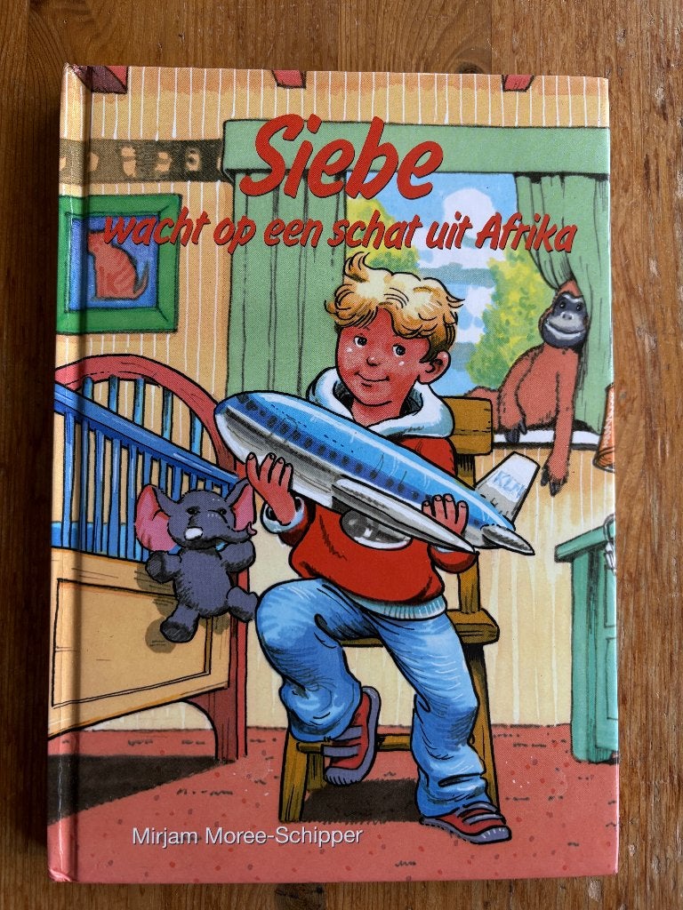Siebe wacht op een schat uit Afrika / Hotel in rep en roer, Ophalen of Verzenden, Zo goed als nieuw, Fictie algemeen
