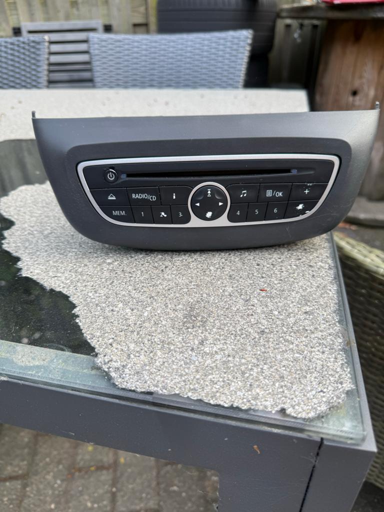 Renault twingo 2 radio, Ophalen, Gebruikt