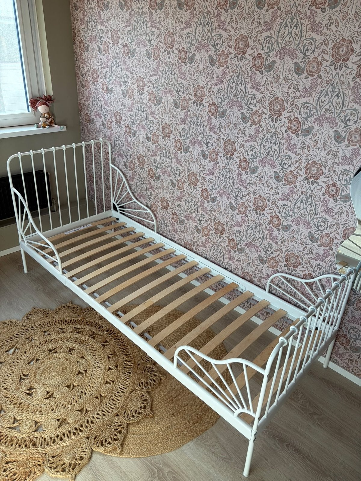 IKEA MINNEN Uitschuifbed met LURÖY lattenbodem en matras, Ophalen, 70 tot 85 cm, Zo goed als nieuw, Lattenbodem
