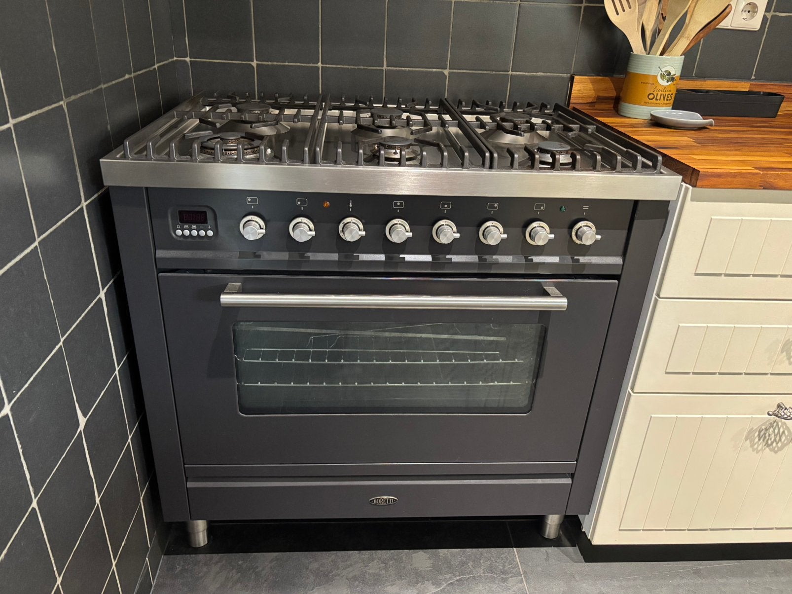 Te koop Boretti 90 cm 6 pits gasfornuis met klein defect., Ophalen, Gebruikt, Hete lucht, 60 cm of meer