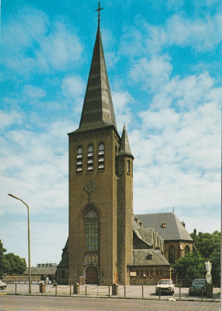 CASTRICUM St. Pancratius Kerk met Peugeot en VW Kever, Verzenden, 1960 tot 1980, Ongelopen, Noord-Holland