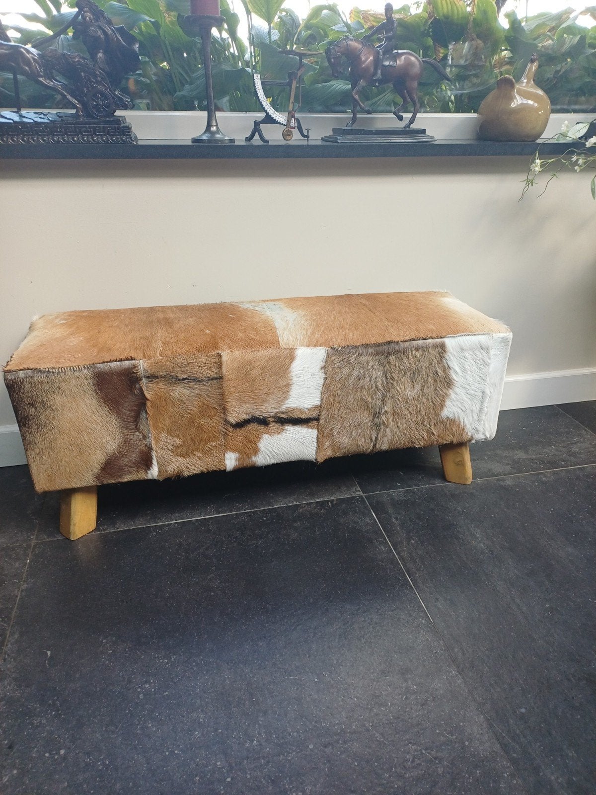 Unieke poef/bankje van geitenvel, Ophalen, Overige materialen, Rustiek, Natuurlijk, Bohemian, Minder dan 50 cm