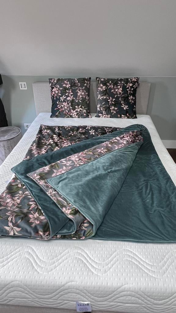 Essenza floral velvet blanket + 2 pillows  2persons Soft, Huis en Inrichting, Ophalen, Zo goed als nieuw