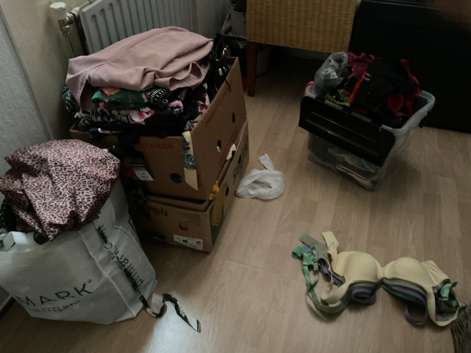 Grote partij kleding: dames (spijkerbroeken, bloesjes), jong, Ophalen of Verzenden, Gedragen