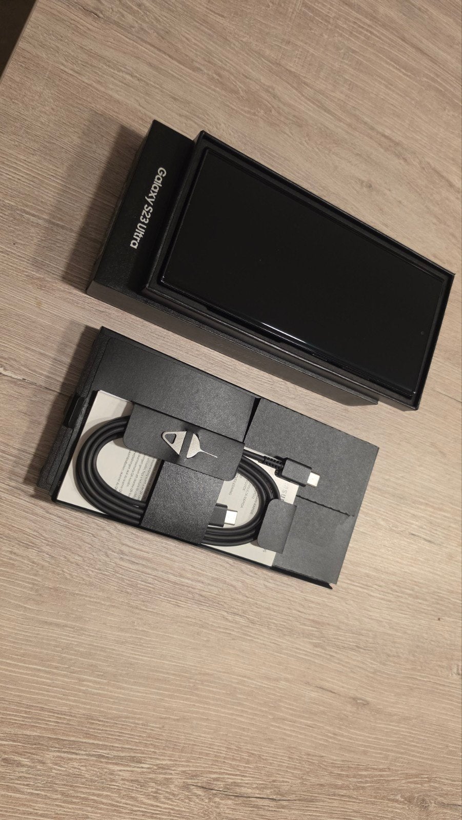 Foto 4 van Samsung Galaxy S23 Ultra 256GB Zwart - Zo goed als nieuw