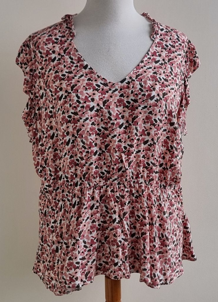 Yessica witte soepelvallende blouse met bloemetjes mt. 50, Ophalen of Verzenden, Zo goed als nieuw, Blouse of Tuniek, Wit