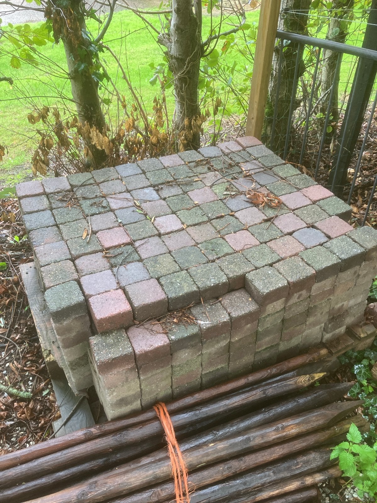 GRATIS Gebruikte cobblestones koppelstones, Tuin en Terras, Ophalen, Gebruikt, Klinkers, 5 tot 10 m²