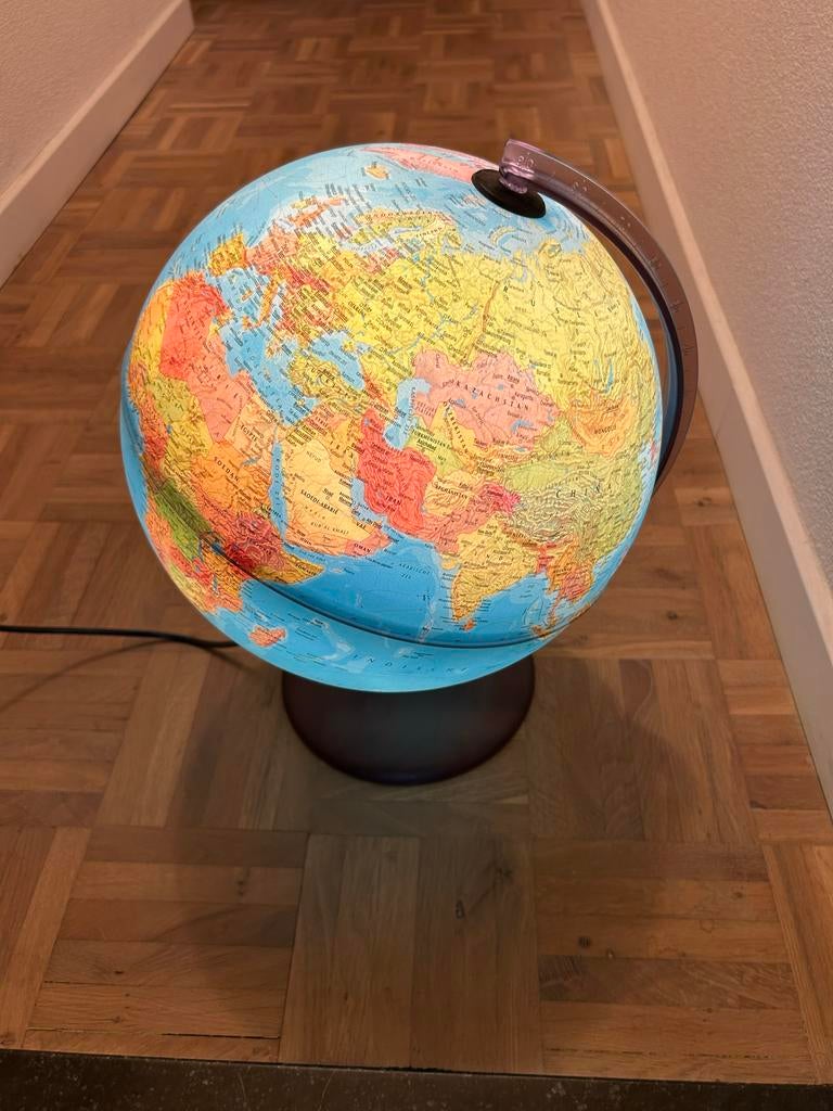 Verlichte Wereldbol - Educatief en Decoratief, Huis en Inrichting, Woonaccessoires | Wereldbollen, Ophalen of Verzenden, Verlicht