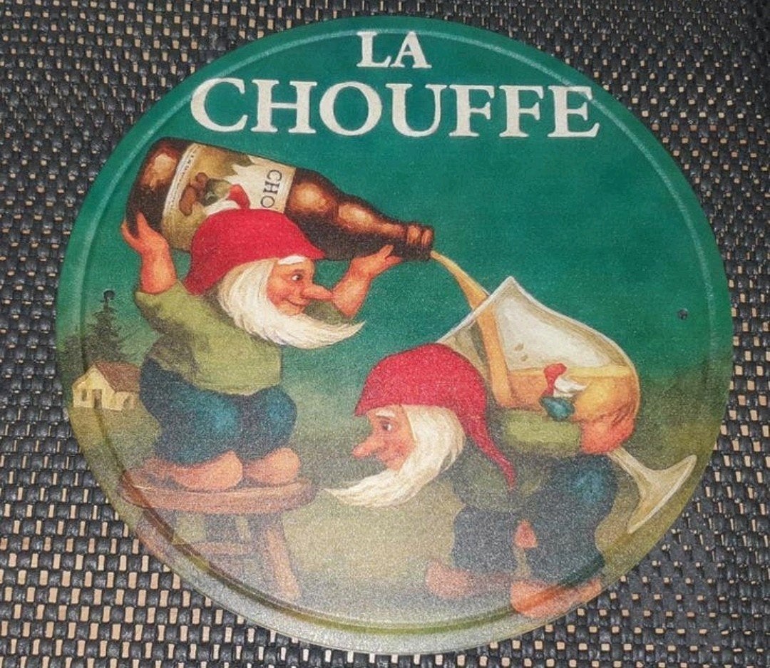 La Chouffe Wandbord – De Sfeermaker voor je Bar of Man cave, Ophalen of Verzenden, Nieuw, Reclamebord, Plaat of Schild, Overige merken