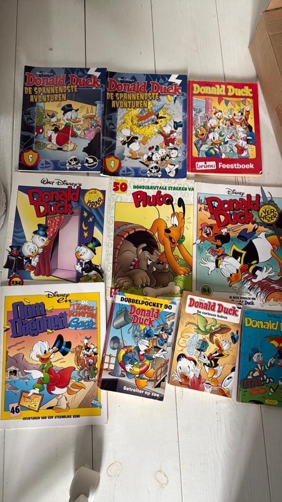 Donald duck , dagobert duck en pluto boek, Meerdere comics, Ophalen, Gelezen, Europa