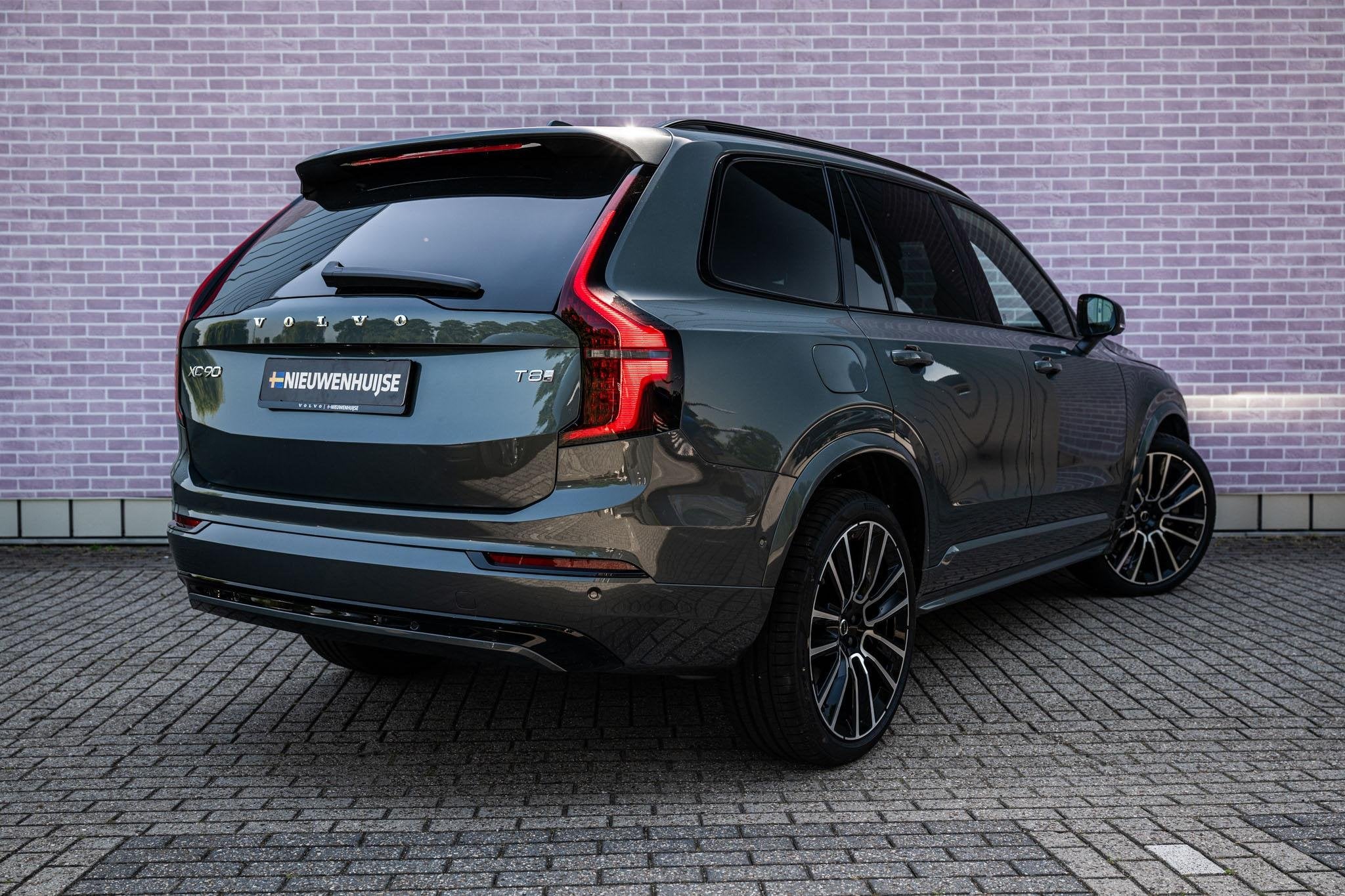 Volvo XC90 2.0 T8 Plug-in hybrid AWD Ultra Dark Exec. Ed. |, Euro 6, Hybride Elektrisch/Benzine, SUV of Terreinwagen, Te koop