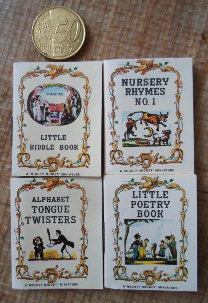 Engels Miniboekjes. In originele doosje. (2), Ophalen of Verzenden, Zo goed als nieuw