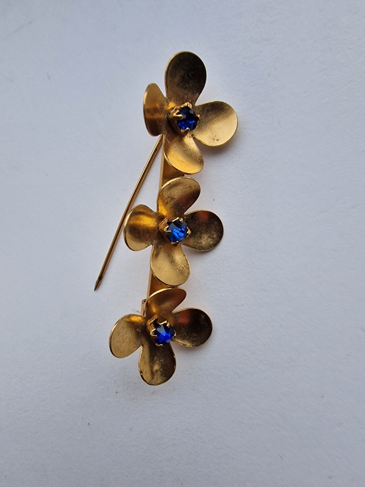 Bloem broche jaren 40, Ophalen of Verzenden, Blauw, Overige materialen