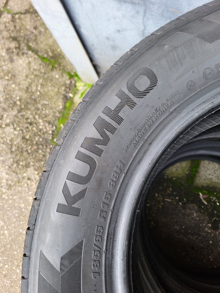 4 x 185/65/15 Kuhmo Ecsta HS52  NIEUW 260,- Incl montage !, 15 inch, Kuhmo Europe, Nieuw, Band(en)
