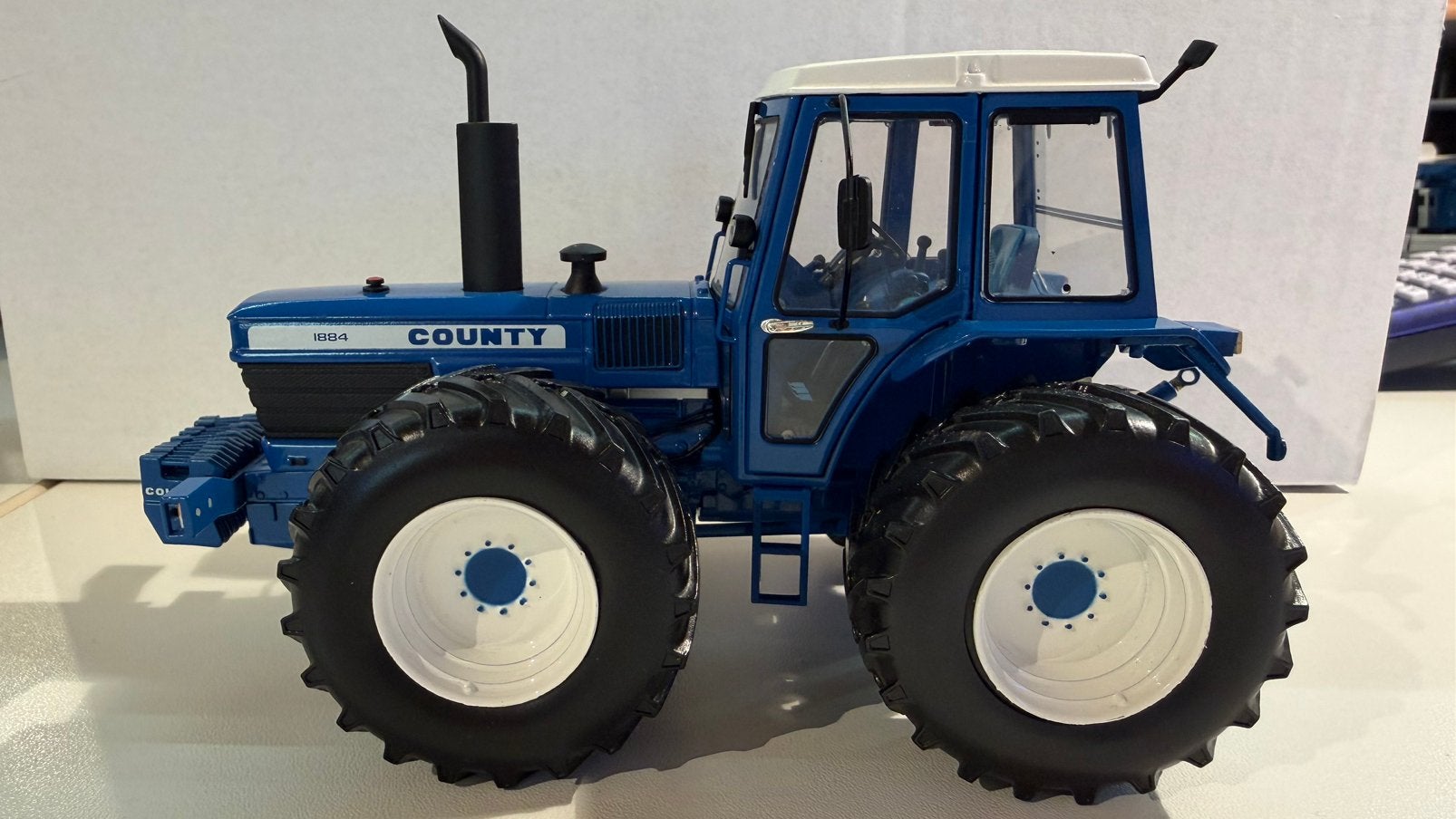 Collectie van 32 Ford modellen schaal 1:32 Marge Models & UH, Ophalen, Zo goed als nieuw, Tractor of Landbouw, Universal Hobbies