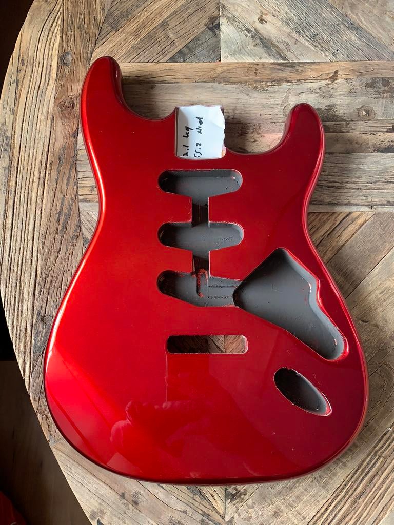 Stratocaster body” Metallic red Candy red “ neww, Muziek en Instrumenten, Instrumenten | Onderdelen, Verzenden, Geen, Geen, Nieuw