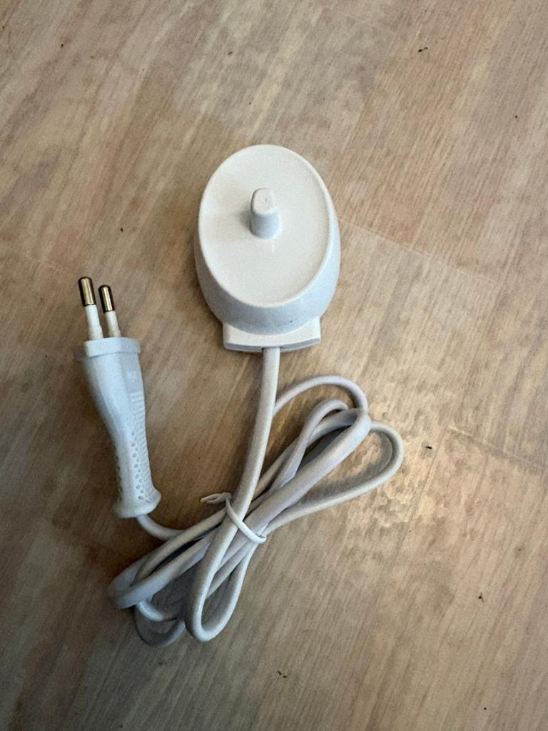 Braun Oral-B Oplader Type 3757 voor Elektrische Tandenborste, Ophalen of Verzenden, Zo goed als nieuw, Mondverzorging