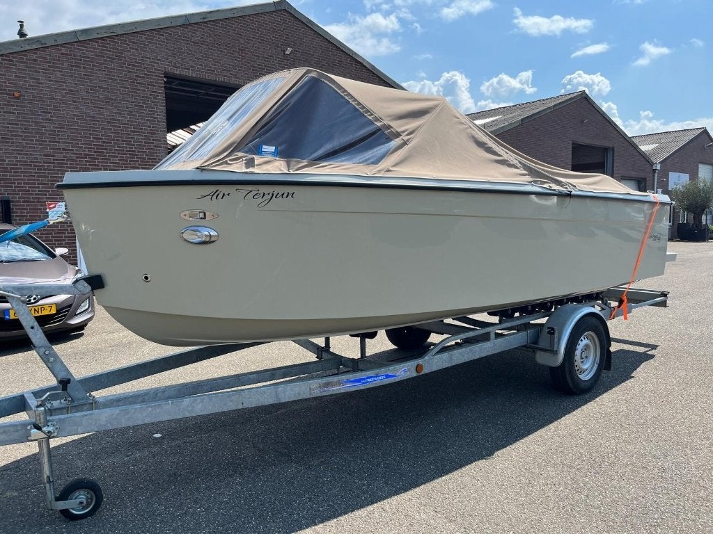 Falcon 560 sloep (2021) + trailer + 20 pk, Watersport en Boten, Sloepen, Overige typen, 35 cm, 20 pk, Ophalen