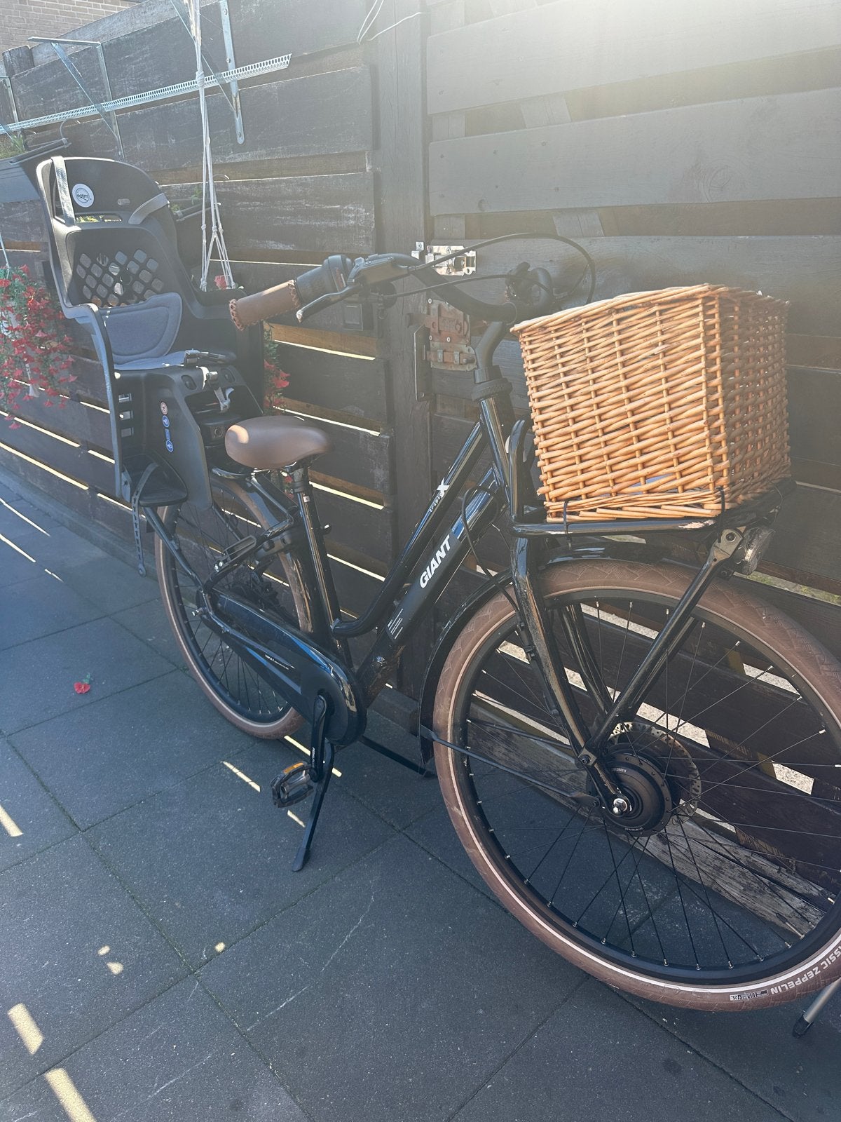 Giant Damesfiets met kinderzitje en mand, Ophalen of Verzenden, Zo goed als nieuw