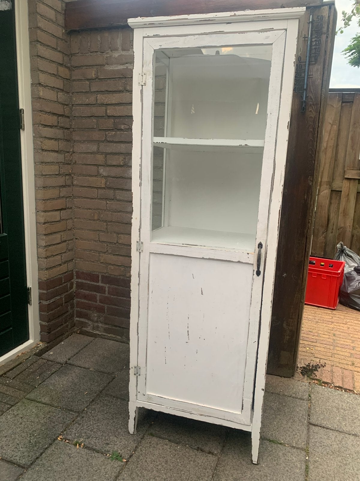Brocante vitrinekast Leen Bakker – wit – landelijke kast, Ophalen, Gebruikt