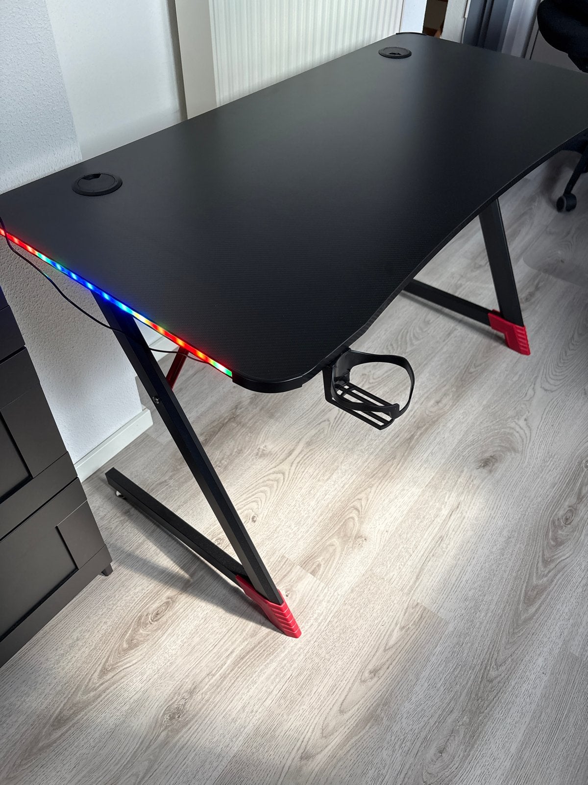 Gamingbureau/Kinderbureau met LED & Bekerhouder, Huis en Inrichting, Bureaus, Ophalen, Zwart, Kabelgoot, Zo goed als nieuw