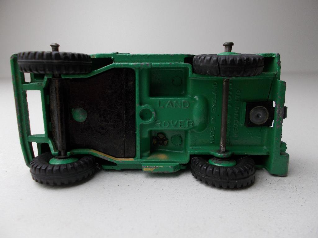 1953 Dinky Toys 27D LAND ROVER + DRIVER (GREEN) I.g.st., Hobby en Vrije tijd, Modelauto's | 1:43, Ophalen of Verzenden, Zo goed als nieuw