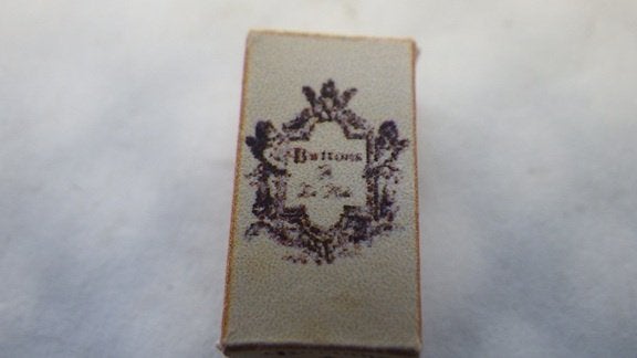 Poppenhuis: Vintage Knopen Doosje (278), Verzamelen, Poppenhuizen en Toebehoren, Ophalen of Verzenden, Nieuw, Poppenhuis