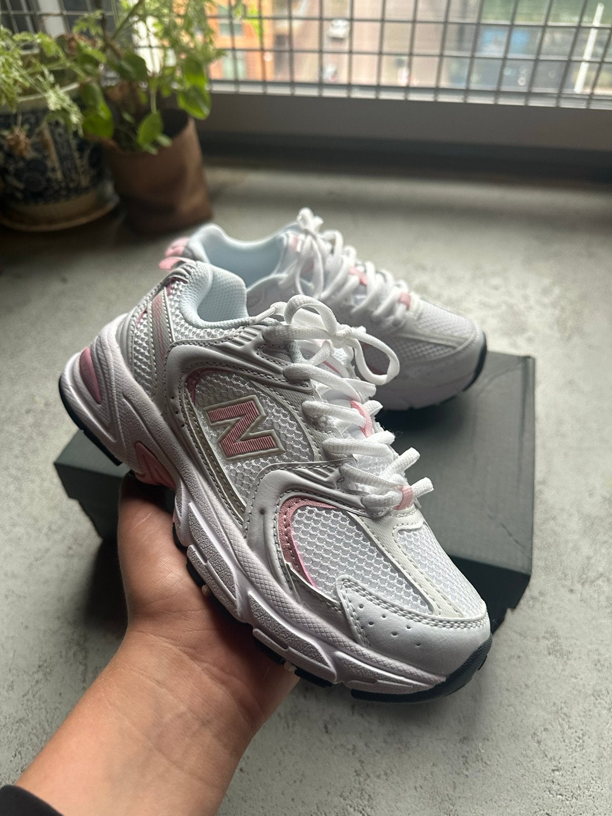 Nieuwe New Balance sneakers wit/roze - maat 36 (valt als 35), Ophalen of Verzenden, Nieuw, Wit, Sneakers of Gympen